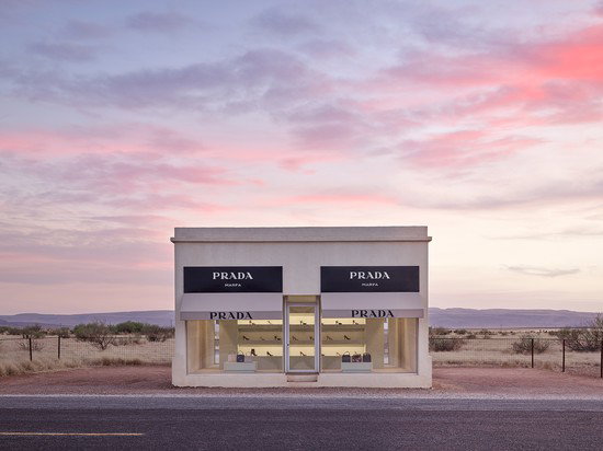 Prada Marfa  8:36PM