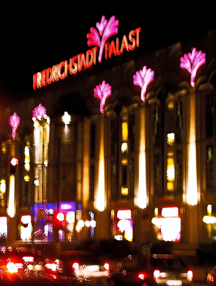   Friedrichstadt-Palast by Robert Lebeck